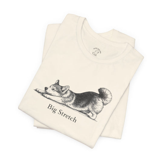 Big Stretch Corgi (Fluffy Tail) T-Shirt