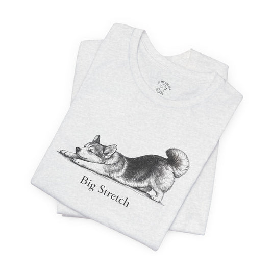 Big Stretch Corgi (Fluffy Tail) T-Shirt