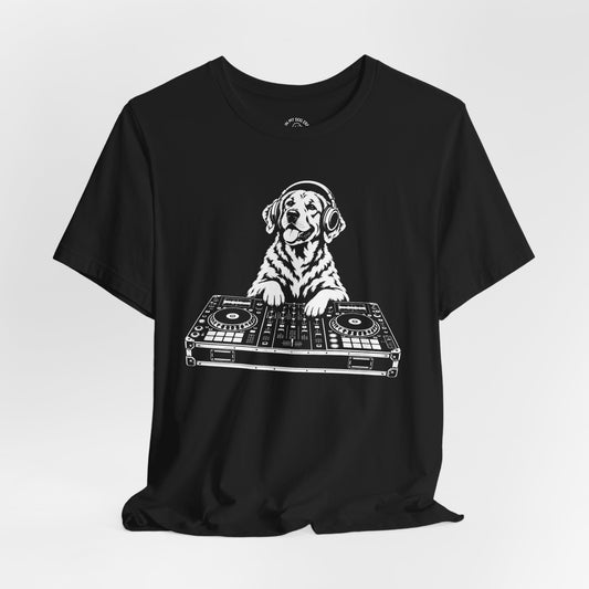 Chesapeake Bay Retriever DJ T-Shirt